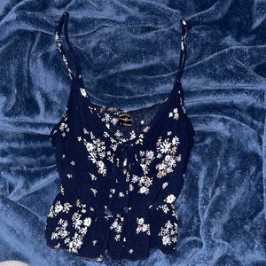 Women’s medium crop top